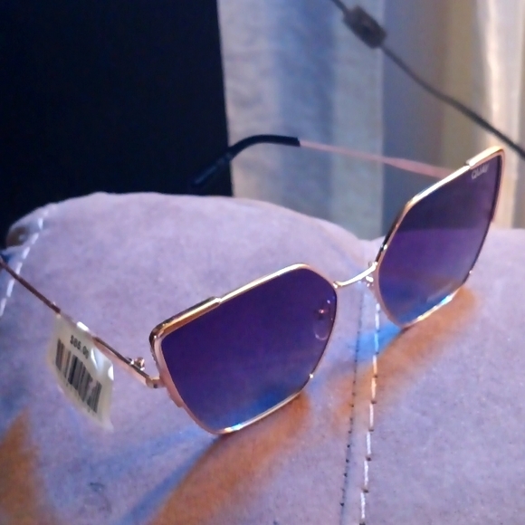 Lady's sun glasses - Picture 1 of 3